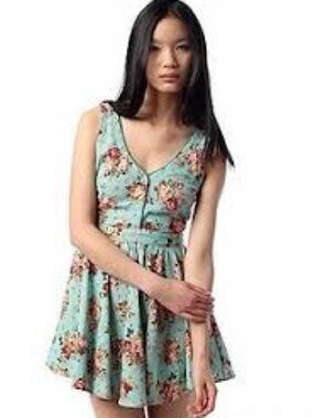 Lucca Couture Mint Floral V-Neck Sleeveless Skater Dress